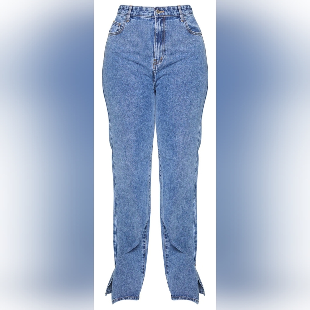 PrettyLittleThing Plus Size Vintage Wash Split Hem Jeans